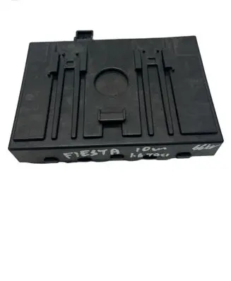 Ford Fiesta Comfort/convenience module 8V5115K600CF 116RA000084 030046357002