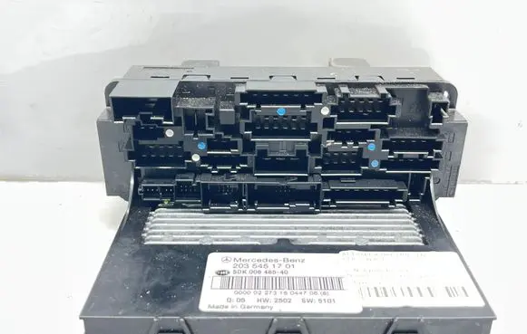 Mercedes-Benz C W203 Fuse module 2035451701 5DK00848540