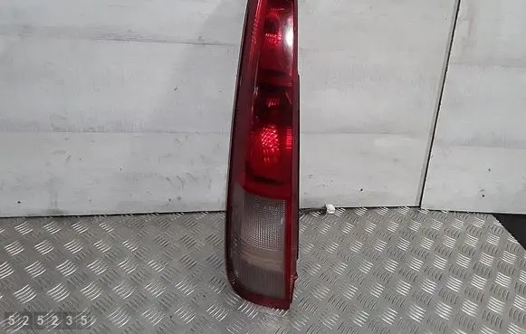 Nissan X-Trail T30 Rear/tail lights B46L