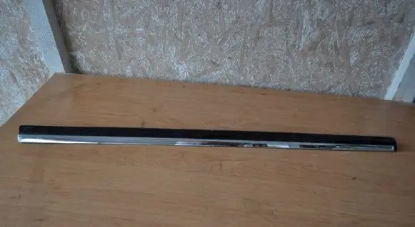 Volkswagen PASSAT B7 Front door trim (molding) 3AA854939A