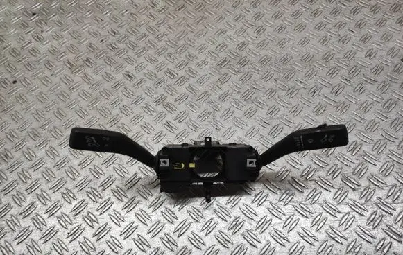 Volkswagen Jetta VI Wiper turn signal indicator stalk/switch 5C5953513D 1009325100