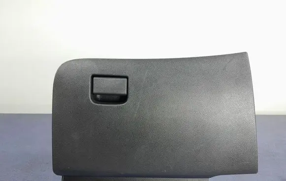 Nissan Qashqai Glove box 68510-4EH0A