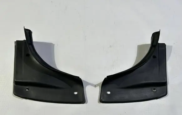 Rear/tail light trim molding