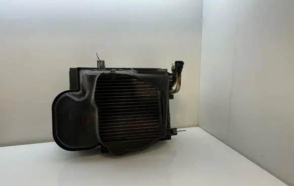 BMW X5 E70 Engine oil radiator 7555205 7222870 7585286