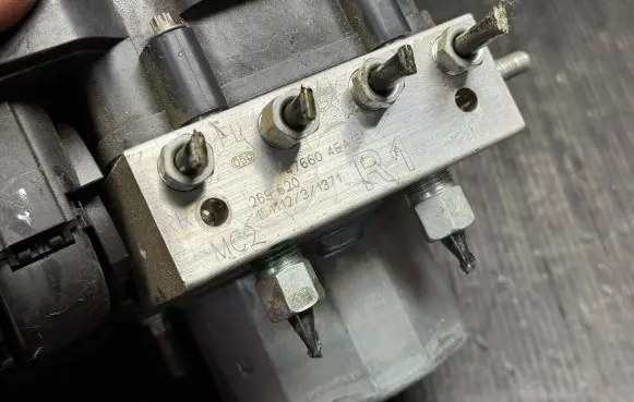 Nissan Qashqai ABS Pump 0265956165 47660-4ea1e