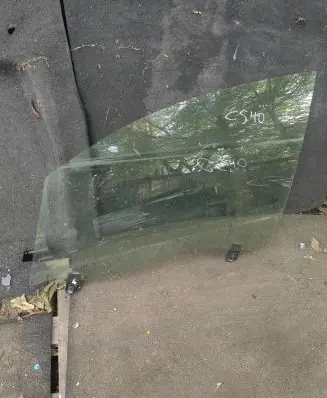 Citroen C5 Front door window glass four-door