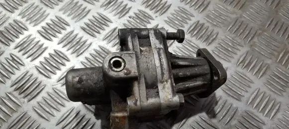 BMW 5 E34 Power steering pump 1132987 3518189