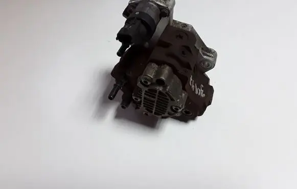 Suzuki Grand Vitara II Fuel injection high pressure pump 8200256255