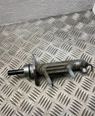 Toyota Previa (XR30, XR40) II Master brake cylinder 
