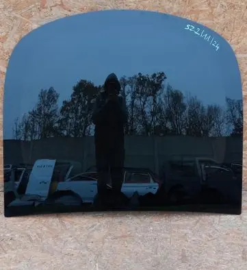 Tesla Model Y Opening tailgate glass 