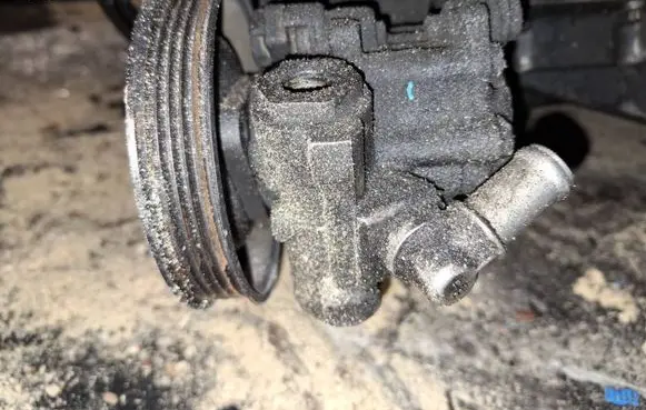 BMW 5 E39 Power steering pump