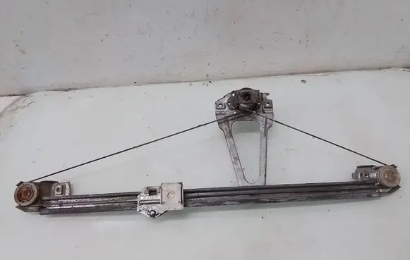Mercedes-Benz E W124 Rear door manual window regulator 