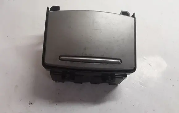 Cup holder front