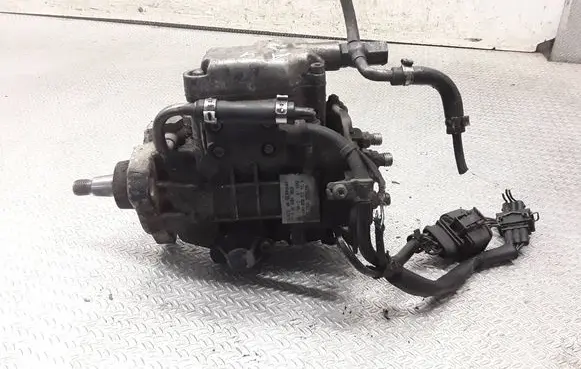 Audi A4 S4 B5 8D Fuel injection high pressure pump 0460404969 028130115A