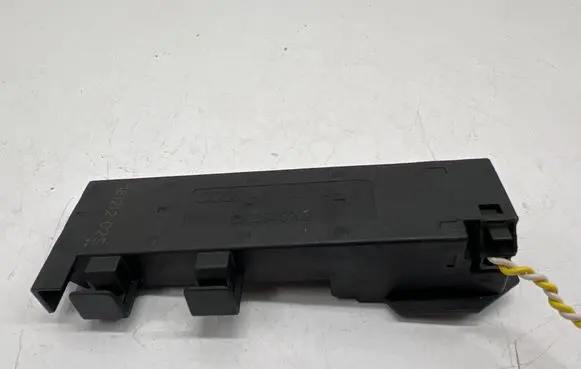 Audi A4 S4 B9 Keyless system antenna 4M0907247