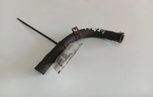 Volkswagen PASSAT B5 Engine coolant pipe/hose 