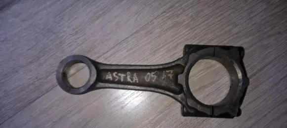 Opel Astra H Connecting rod/conrod 