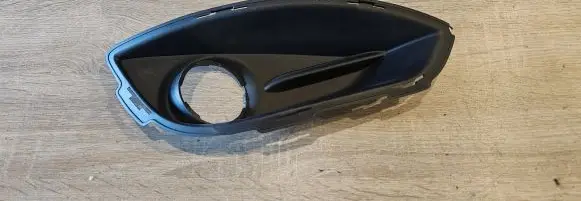 Chrysler Pacifica Front fog light trim/grill 68229006AA