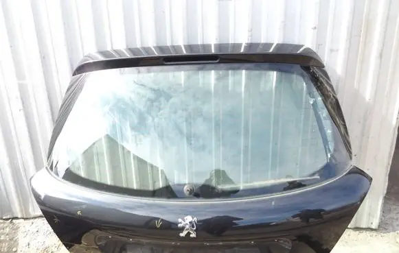 Peugeot 207 Opening tailgate glass 