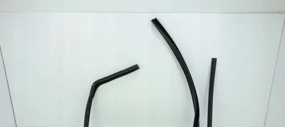 Ford Mondeo MK V Rubber seal loading door window/glass DS73N