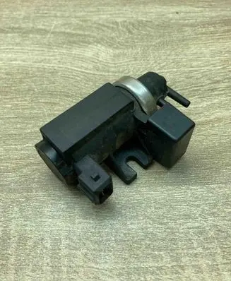 BMW 5 E60 E61 Turbo solenoid valve 2247906 72279600