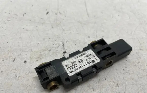 Audi A6 S6 C6 4F Airbag deployment crash/impact sensor 8E0959643A
