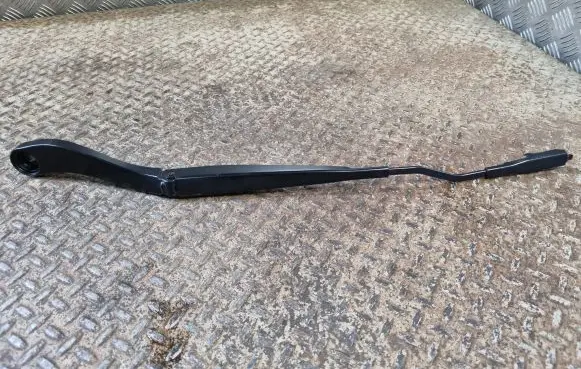 Ford Escape IV Front wiper blade arm LJ6B17527AA