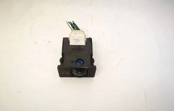 Toyota Corolla Verso E121 Headlight level height control switch 