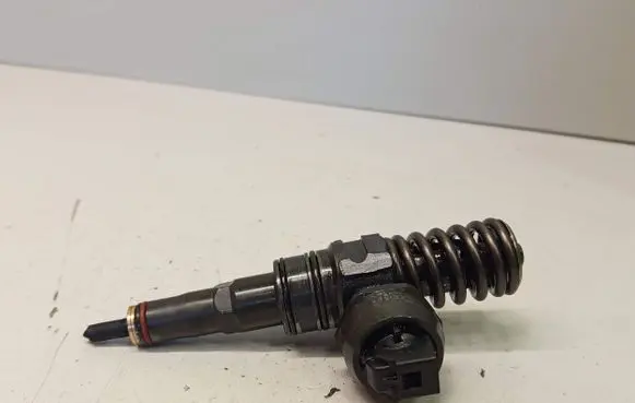 Audi A4 S4 B6 8E 8H Fuel injector 038130073AR