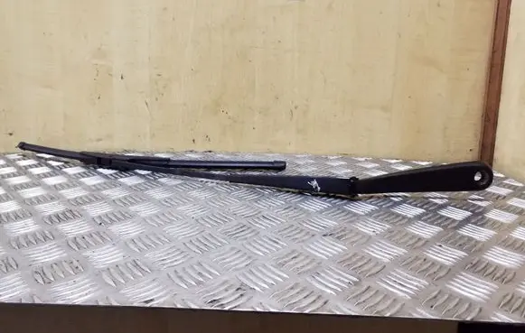BMW X3 E83 Windshield/front glass wiper blade 342772301