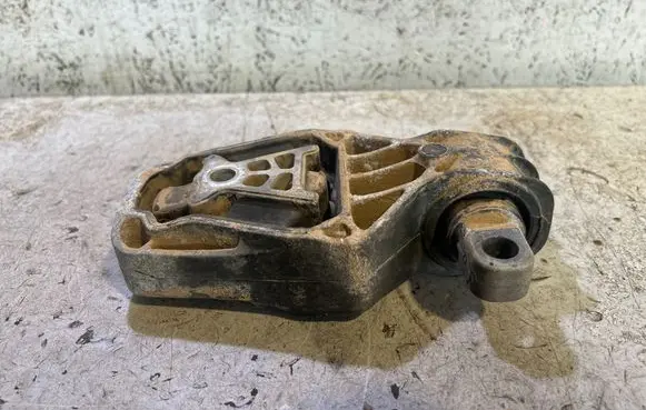 Mercedes-Benz GLA W156 Engine mount bracket A2462401209