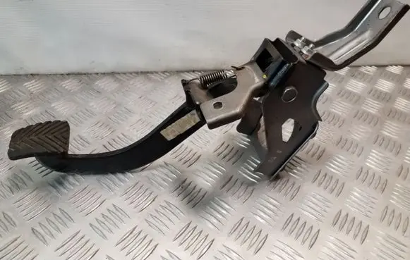 Hyundai ix35 Brake pedal 328002S950