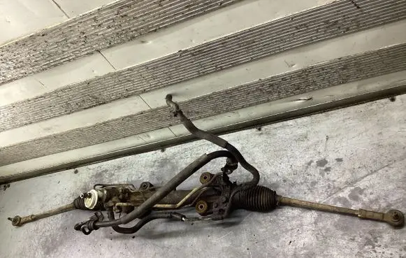 Mitsubishi Grandis Steering rack