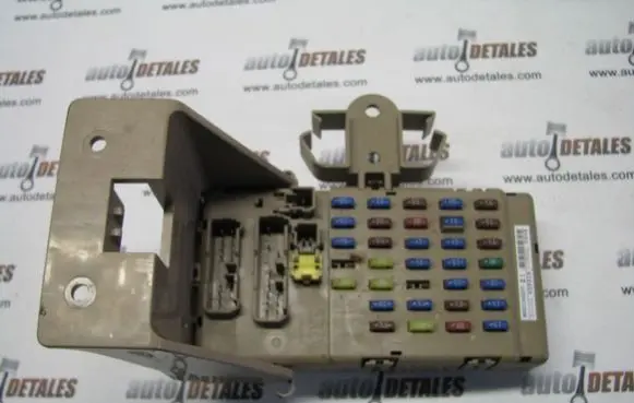 Subaru Legacy Fuse module 82201AG000