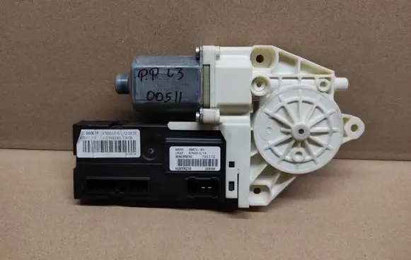 Renault Laguna III Front door electric window regulator 807300001R 978934015