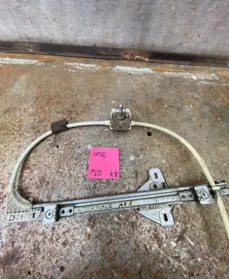Renault Megane I Rear door manual window regulator 