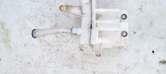 Toyota Avensis T270 Windshield washer fluid reservoir/tank 8531005141