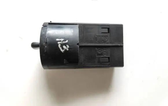 Audi A3 S3 8L Light switch 8L1941531E 04052111 11EK20581