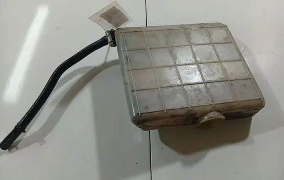 Coolant expansion tank/reservoir