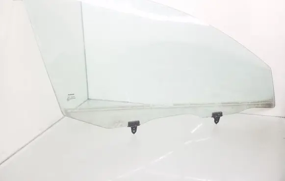 Nissan Primera Front door window glass four-door 43R00049