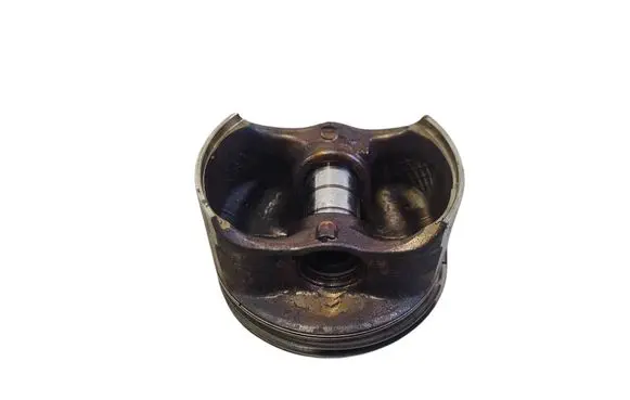Volkswagen Golf V Piston 0000