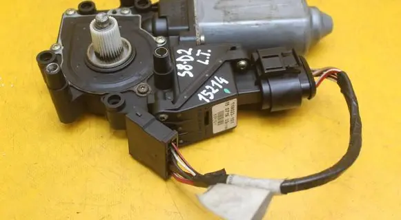 Audi A8 S8 D2 4D Rear door window regulator motor 119023-101 0536001402