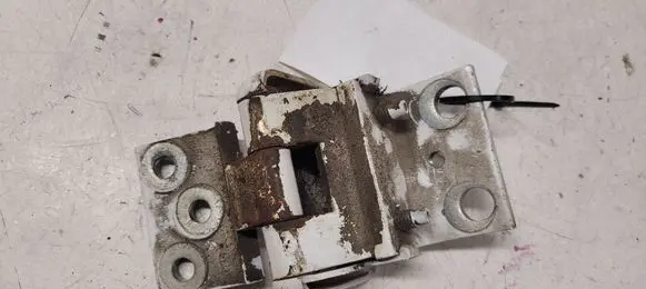 Citroen Berlingo Loading door upper hinge