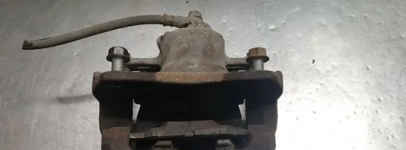 Toyota Prius+ (ZVW40) Front brake caliper