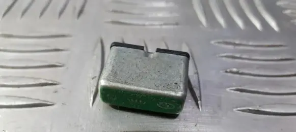 Volkswagen Golf IV Other relay 443937105A