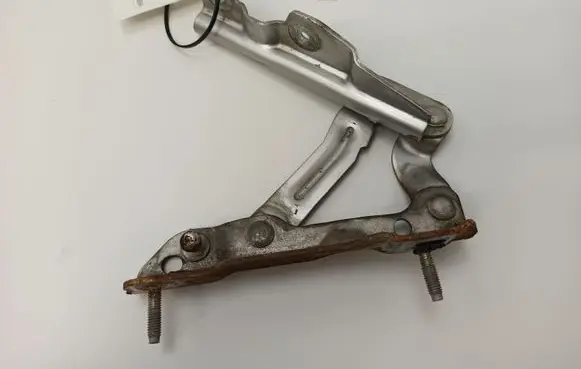 Ford Mustang IV Tailgate/trunk/boot hinge