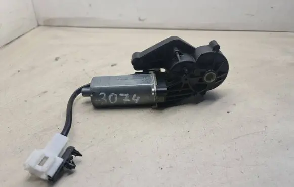 Mercedes-Benz E W211 Seat adjustment motor 0390203207