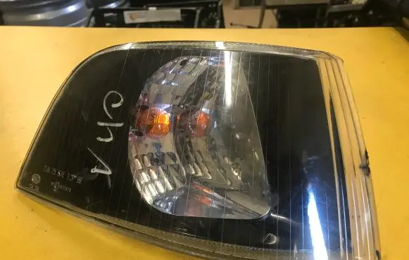 Volvo S40, V40 Front indicator light