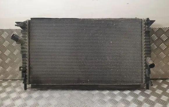Ford Focus Coolant radiator 3M5H8005TL
