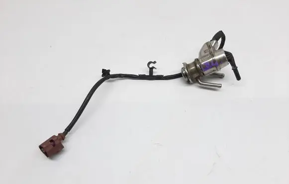 Volkswagen PASSAT B8 AdBlue injector 04L131113K